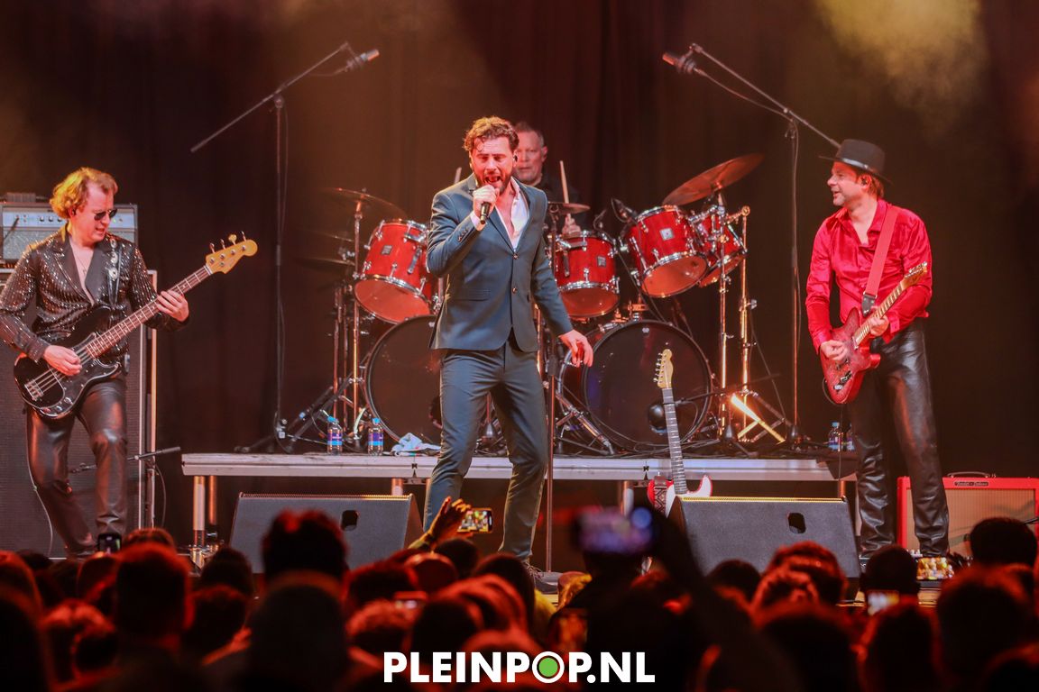 BOUKE & THE ELVIS MATTERS BAND    (37)